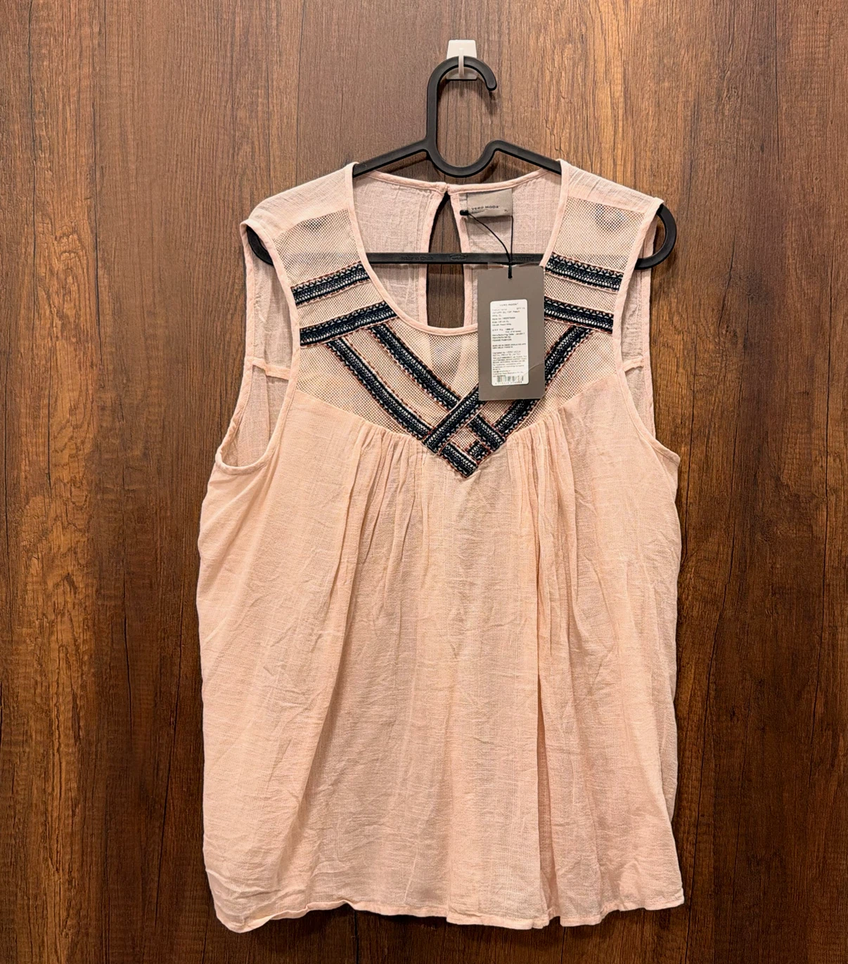 NEW W/ TAGS | VERO MODA Peach Embroidered Sleeveless Blouse – XL