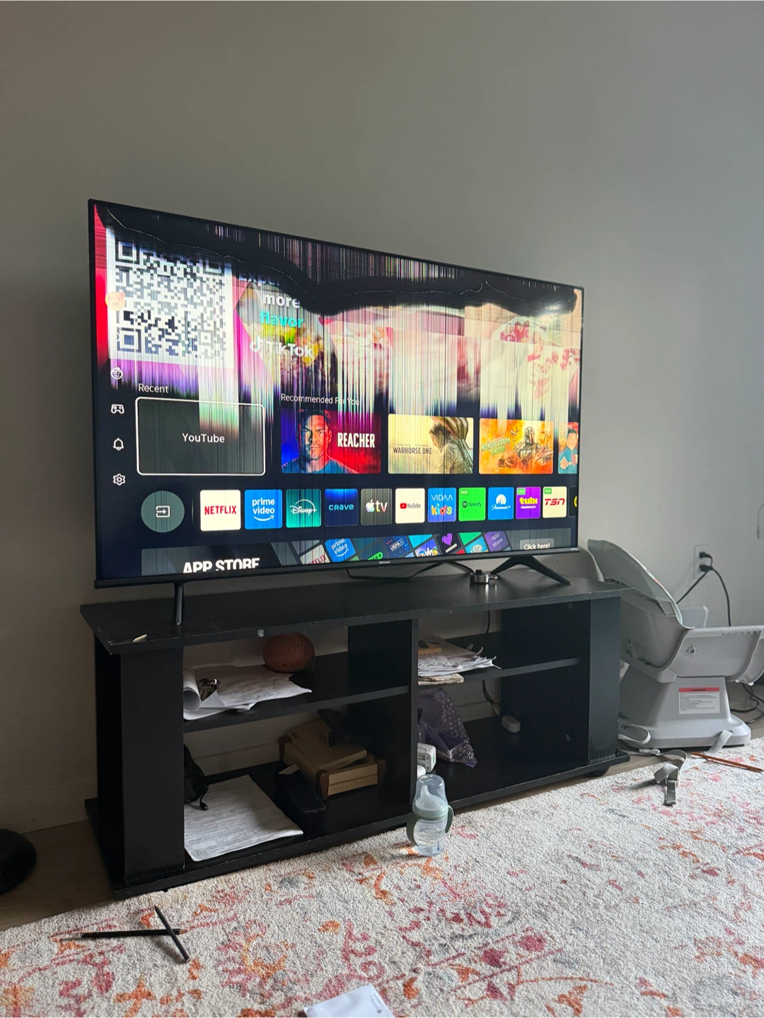 Hisense 55-inch TV with Table - photo 2