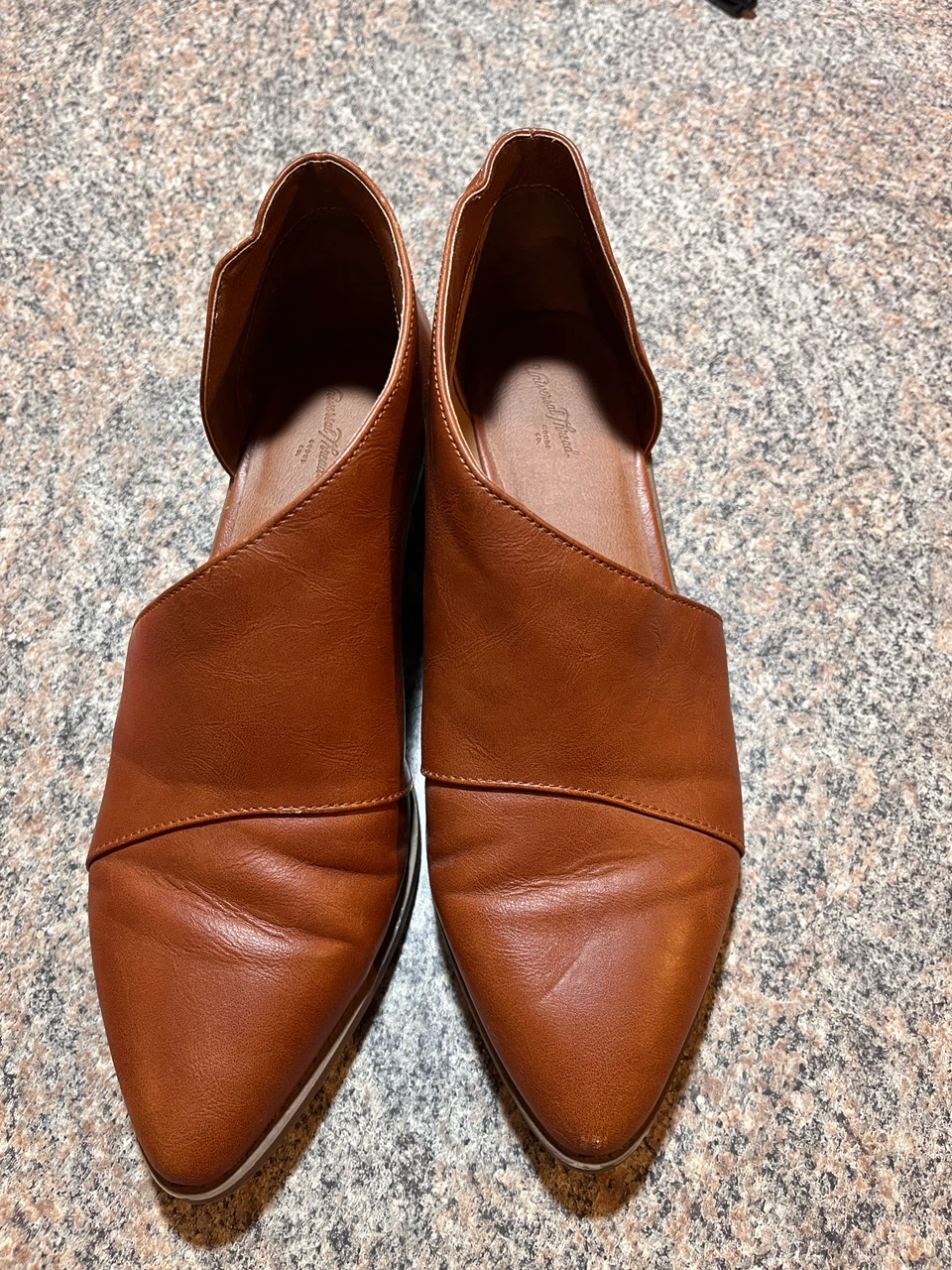 Universal Thread Brown Pointed Toe Flats
