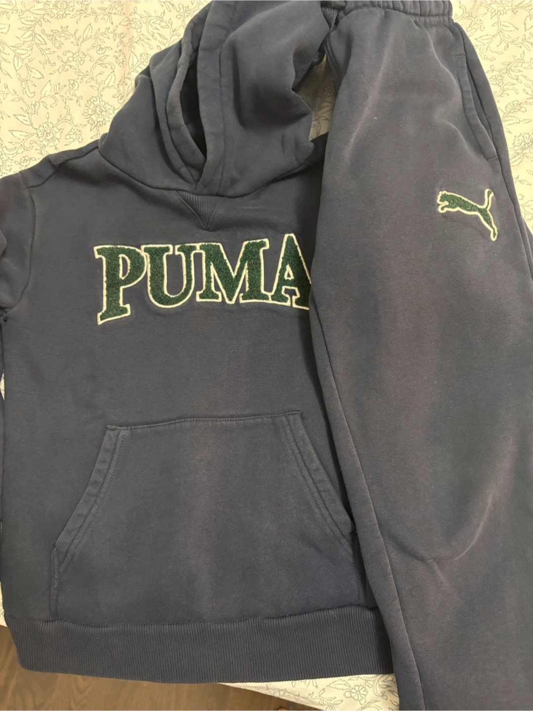 Puma set - sweat shirt and jogger size 7-8