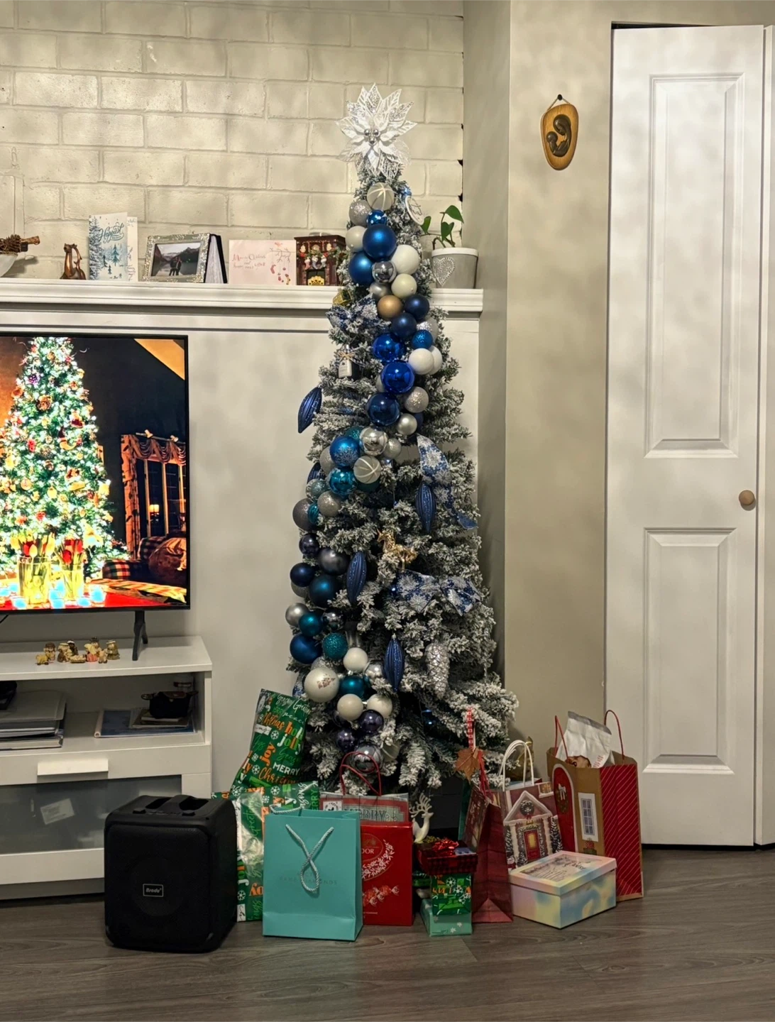 Flocked Christmas tree - photo 2