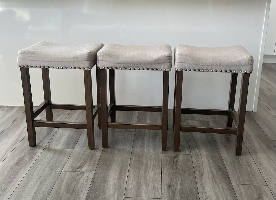 3 Bar Stools - photo 3