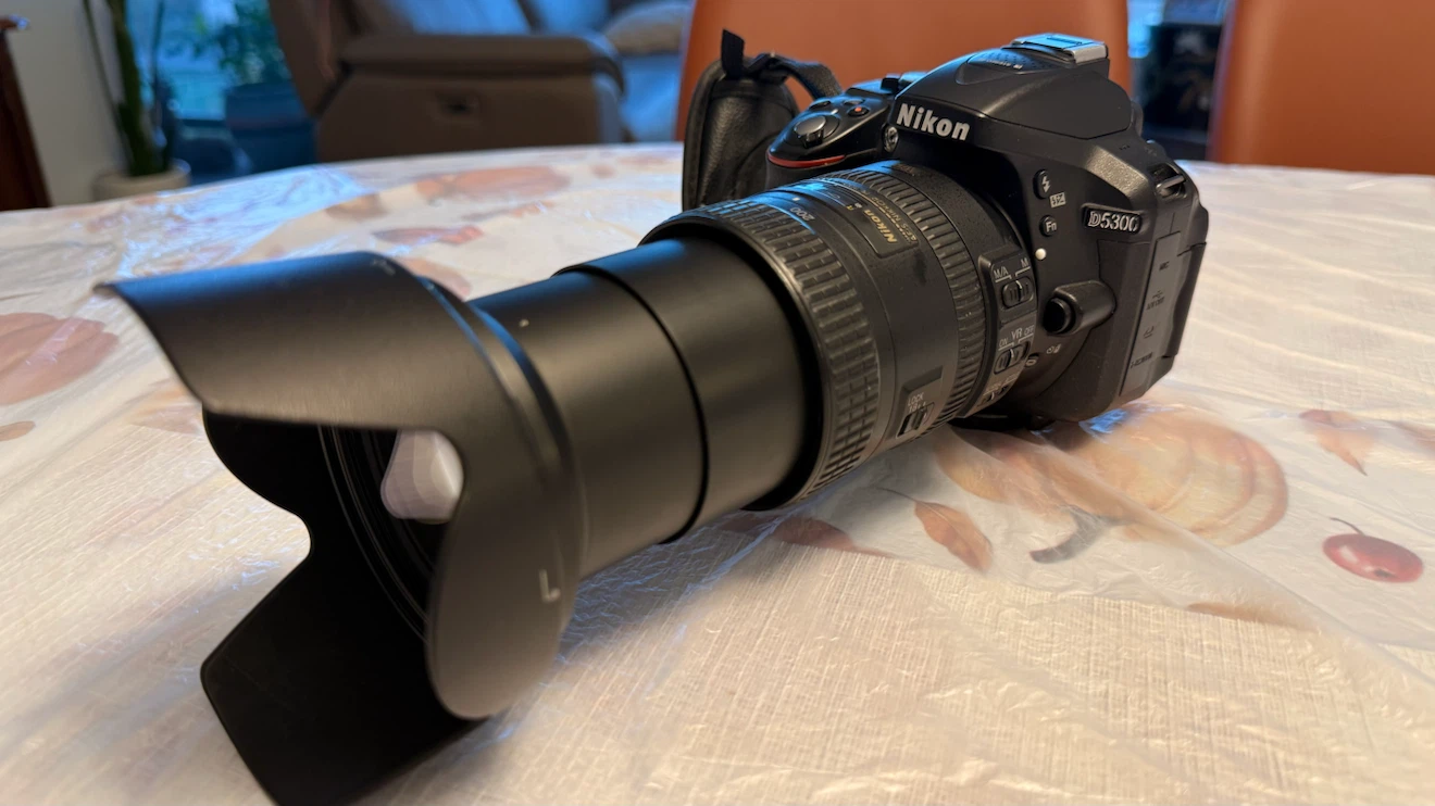 Nikon D5300 DSLR Camera and 18–200mm lens - photo 2