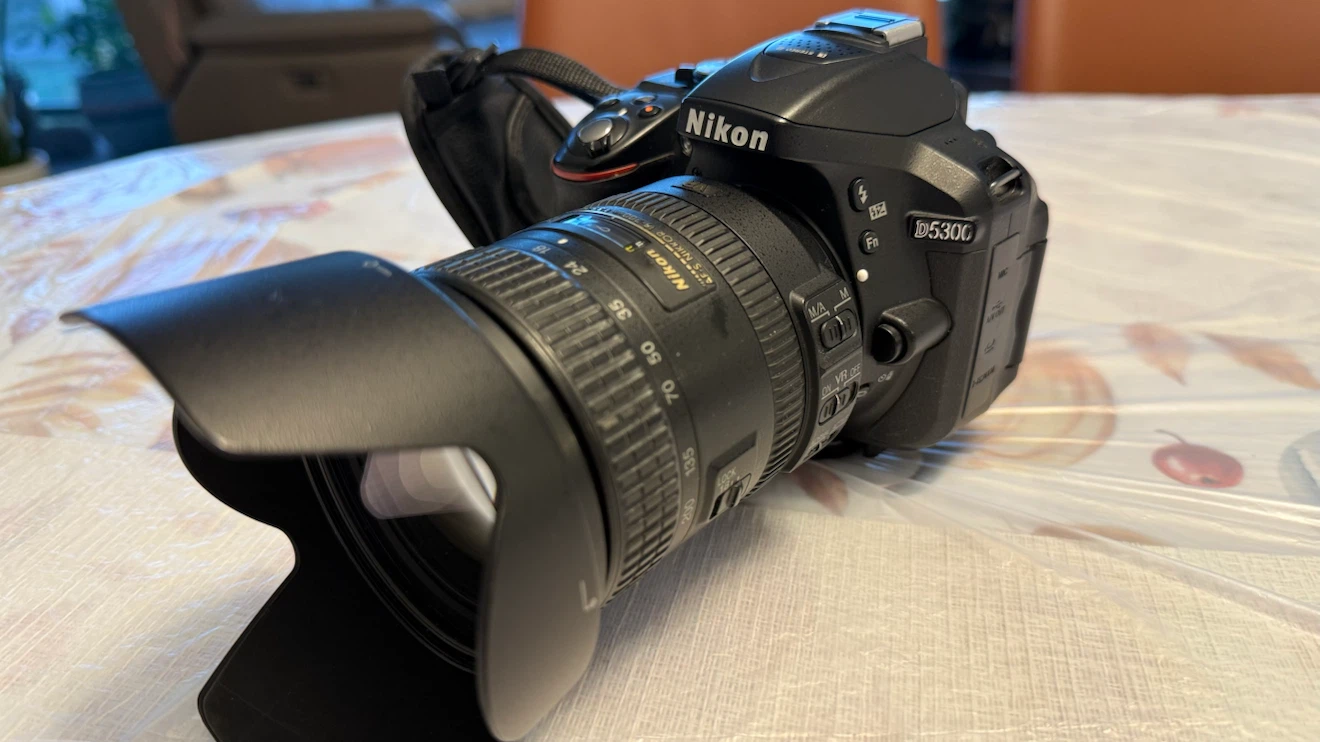 Nikon D5300 DSLR Camera and 18–200mm lens - photo 3
