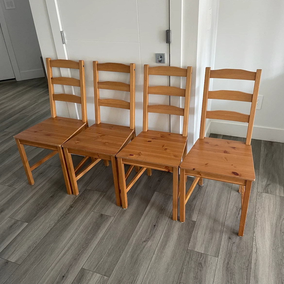 4 Dining Chairs