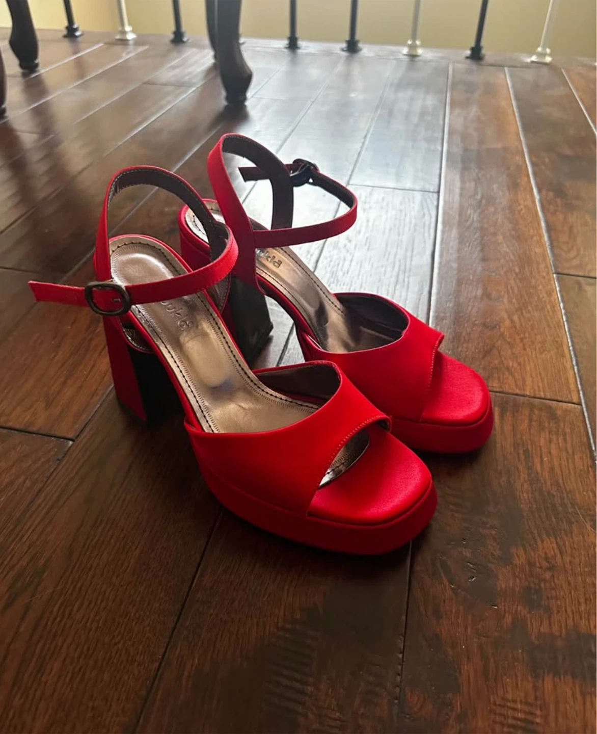 Red Satin Platform Heel Sandals / size 6.5 - 37 - photo 3