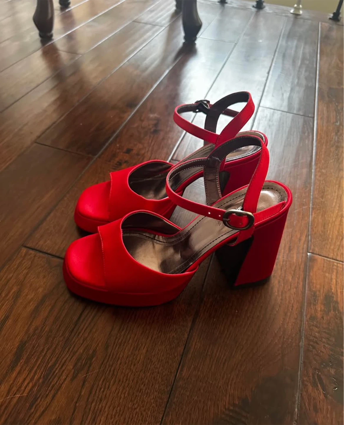 Red Satin Platform Heel Sandals / size 6.5 - 37 - photo 4