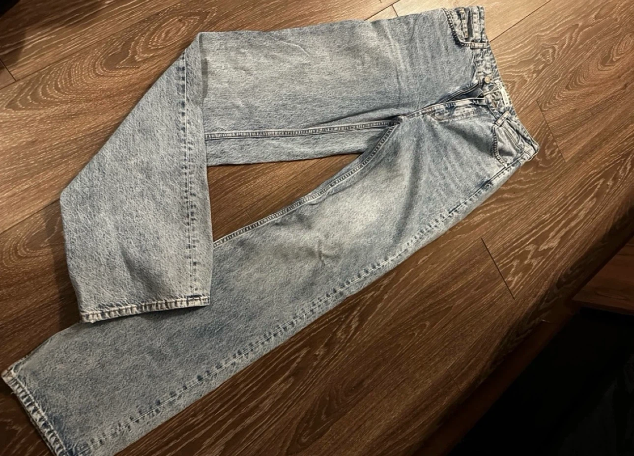 Zara light wash denim jeans