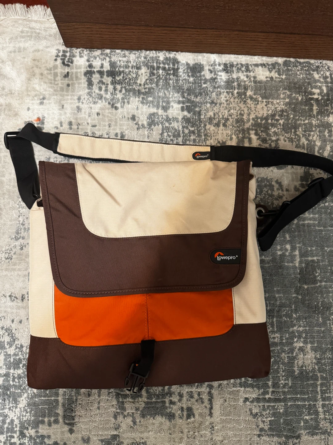 Lowepro camera messenger bag