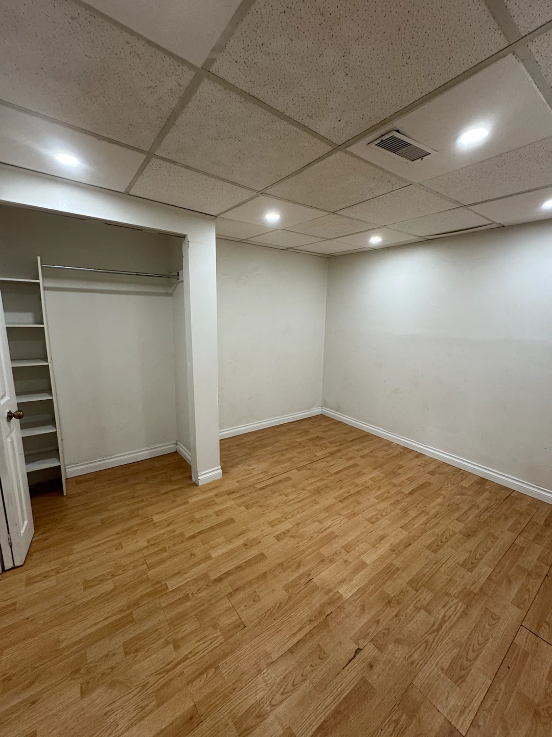 2 Bedroom 1 Bathroom Walkout Basement Unit - photo 4