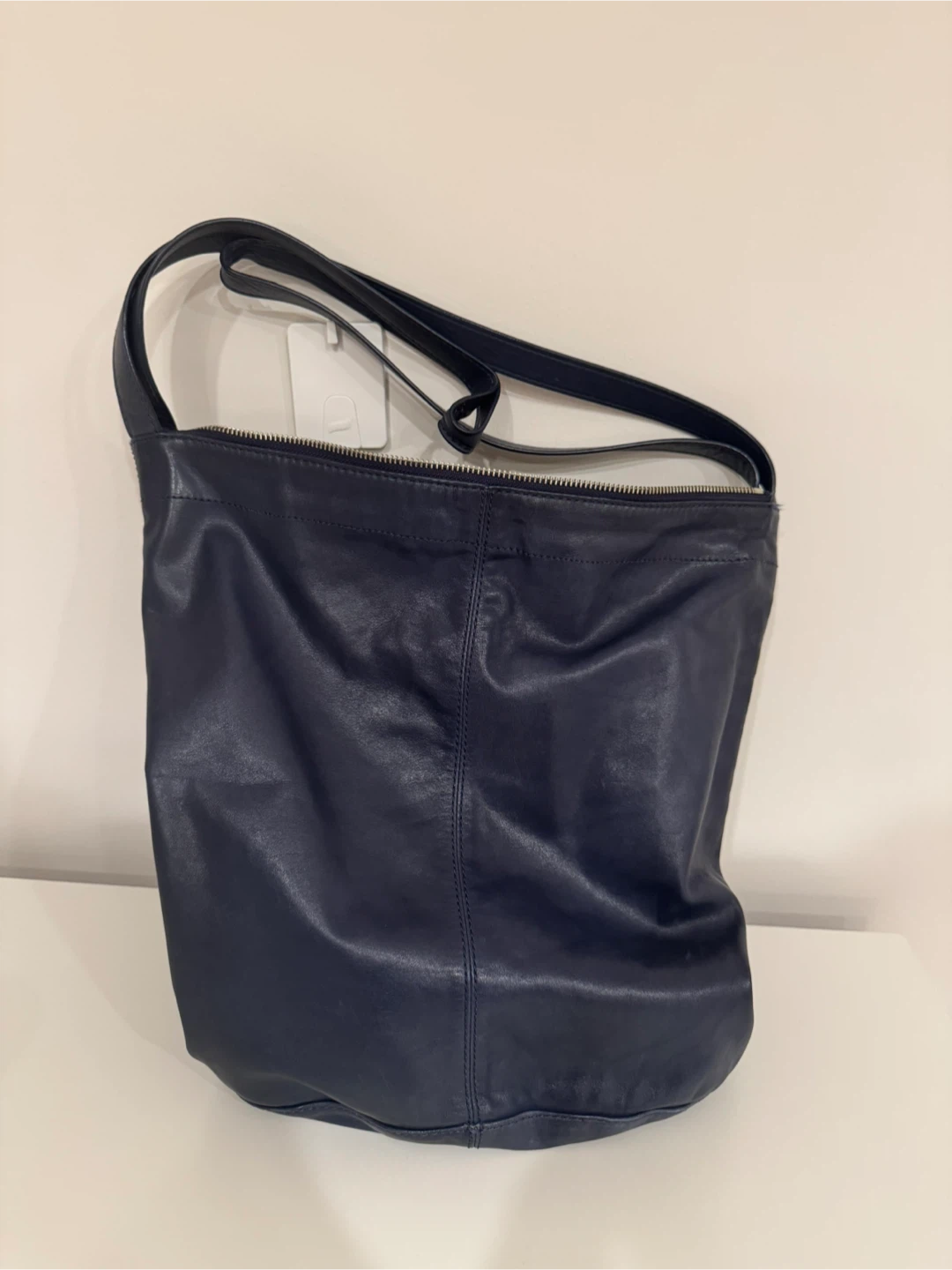 & Other Stories Navy Leather Shoulder Bag - photo 2