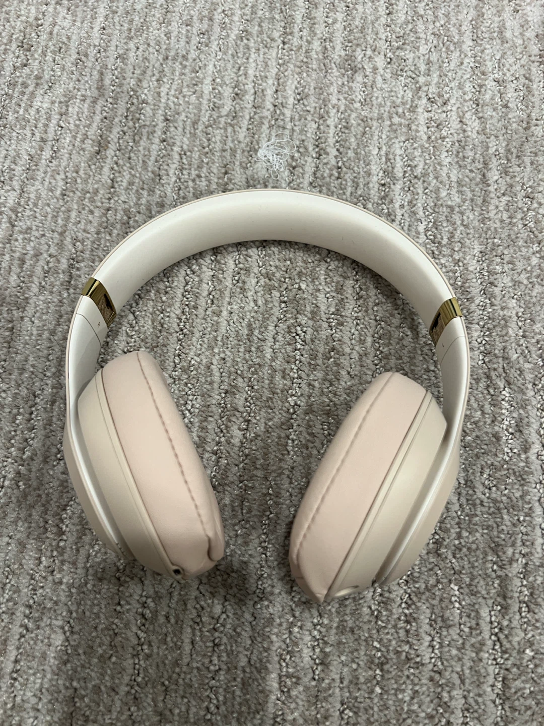 Beats Wireless Headphones Cream no charger