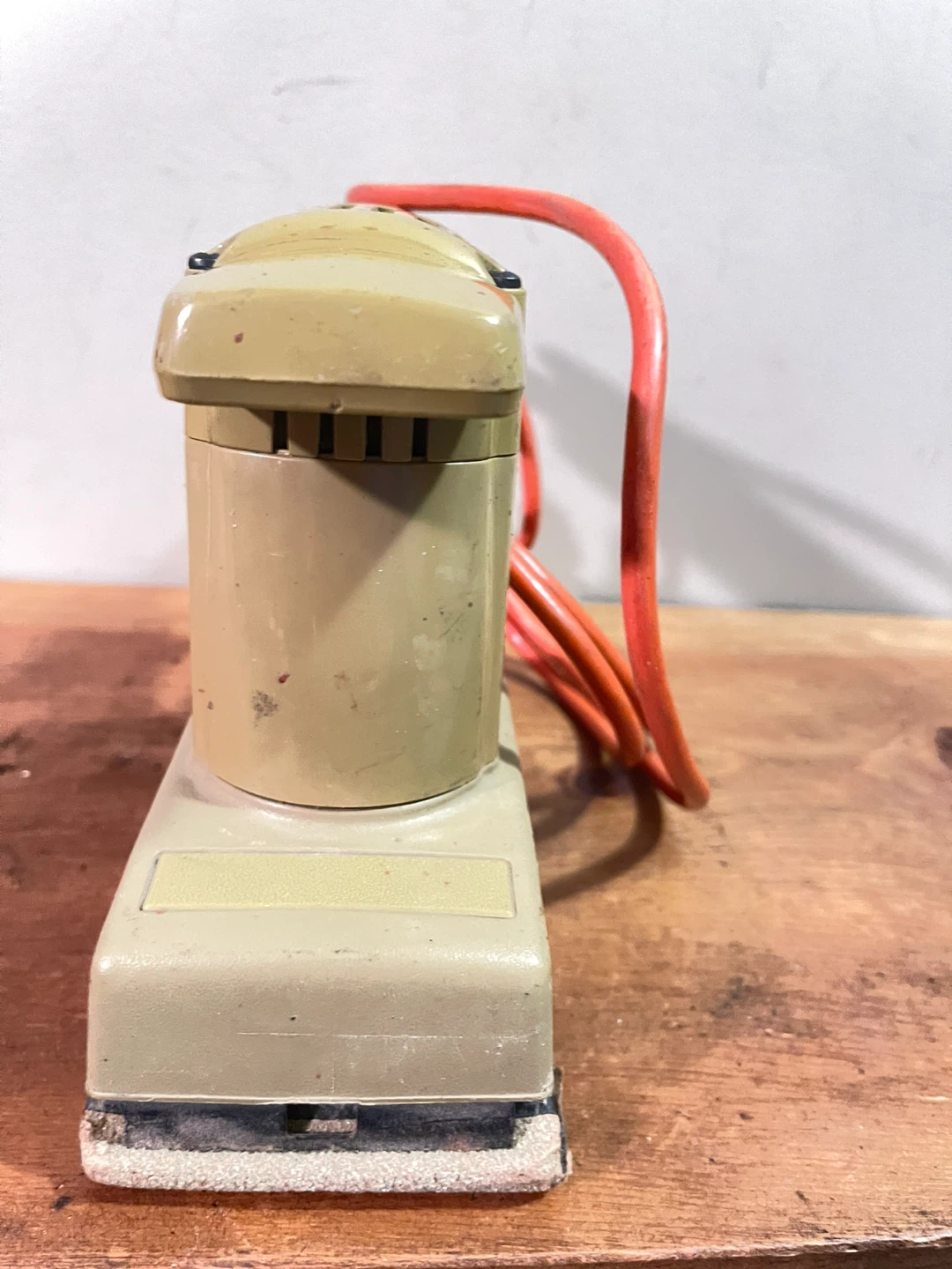 Vintage Black & Decker Finishing Sander - photo 3