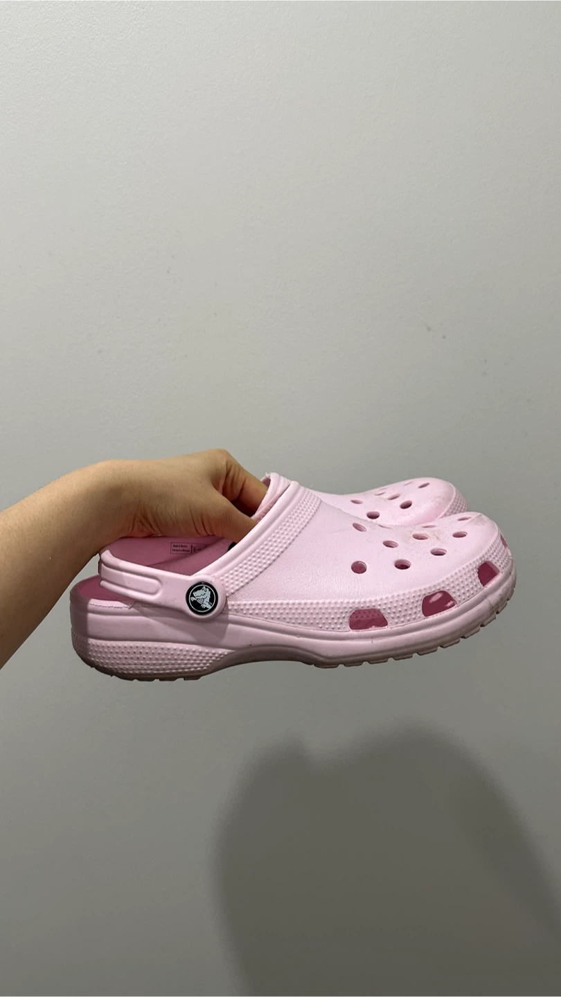 (used) Crocs light pink clogs women size 7 #freecycle