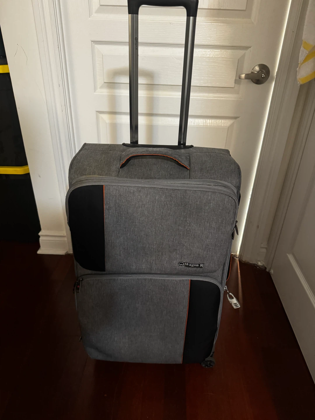 Wagon R Grey Rolling Suitcase