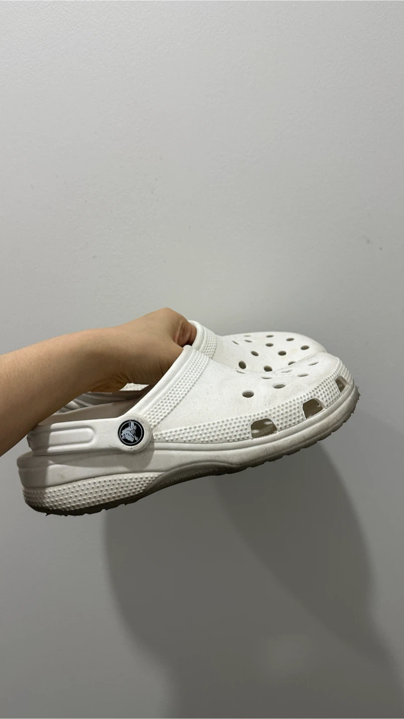 (used) Crocs white clogs women size 7 #freecycle