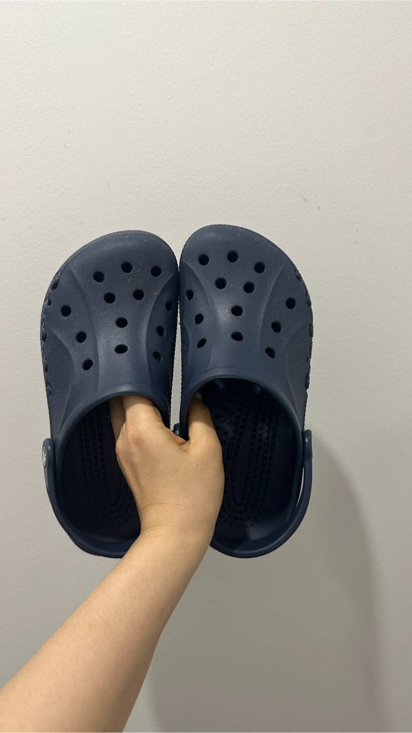 (used) Crocs navy clogs women size 7 #freecycle - photo 2