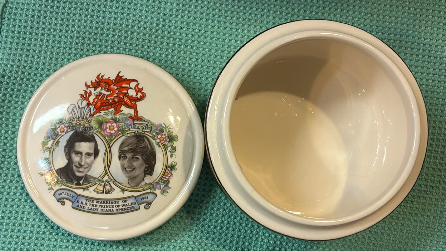 1981 Royal Wedding Commemorative Ceramic Lidded Jar - photo 2