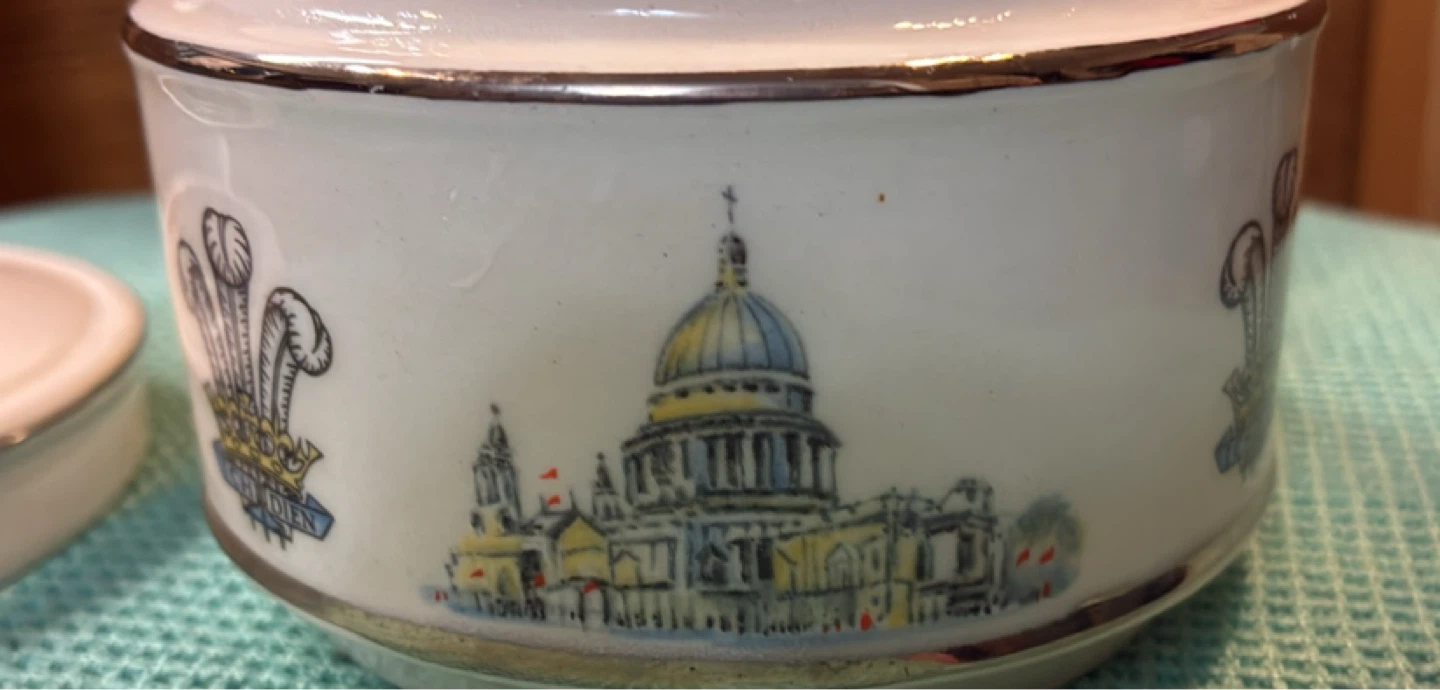 1981 Royal Wedding Commemorative Ceramic Lidded Jar - photo 3