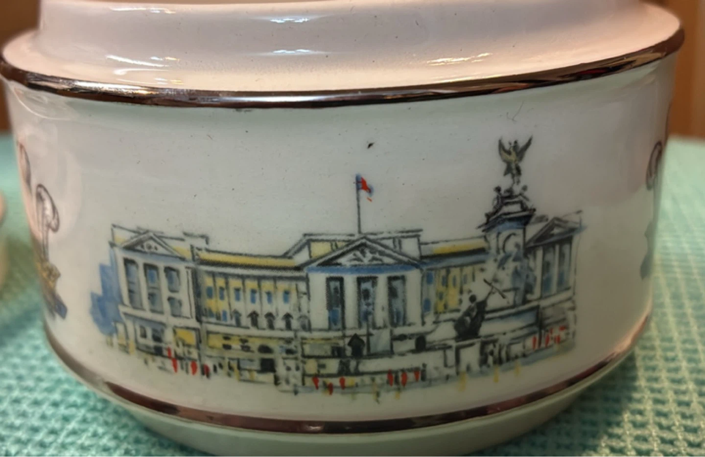 1981 Royal Wedding Commemorative Ceramic Lidded Jar - photo 4