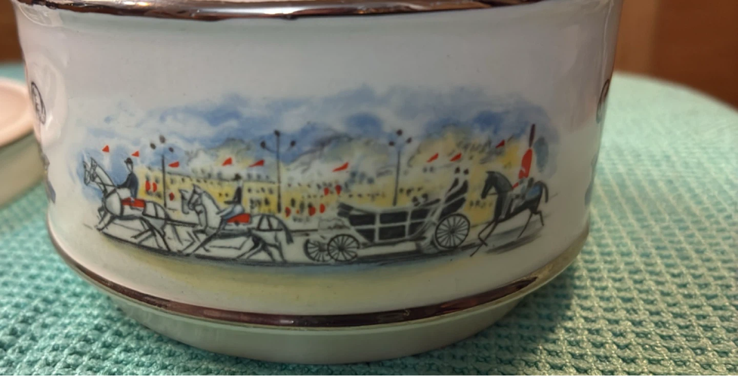 1981 Royal Wedding Commemorative Ceramic Lidded Jar - photo 5