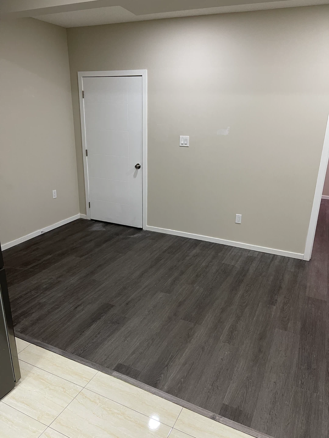Two bedrooms basement for rent in South side - photo 2