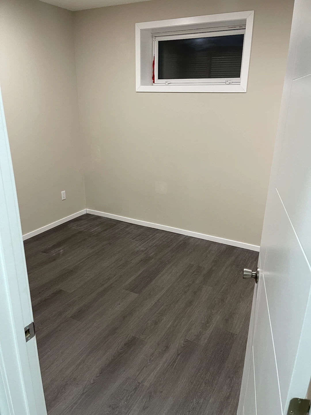 Two bedrooms basement for rent in South side - photo 4