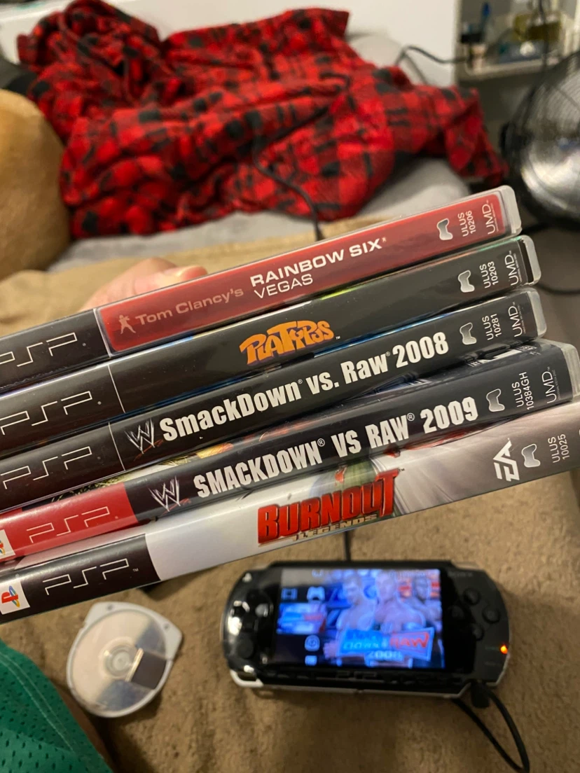 Sony PSP Handheld Console with 5 Games - photo 4