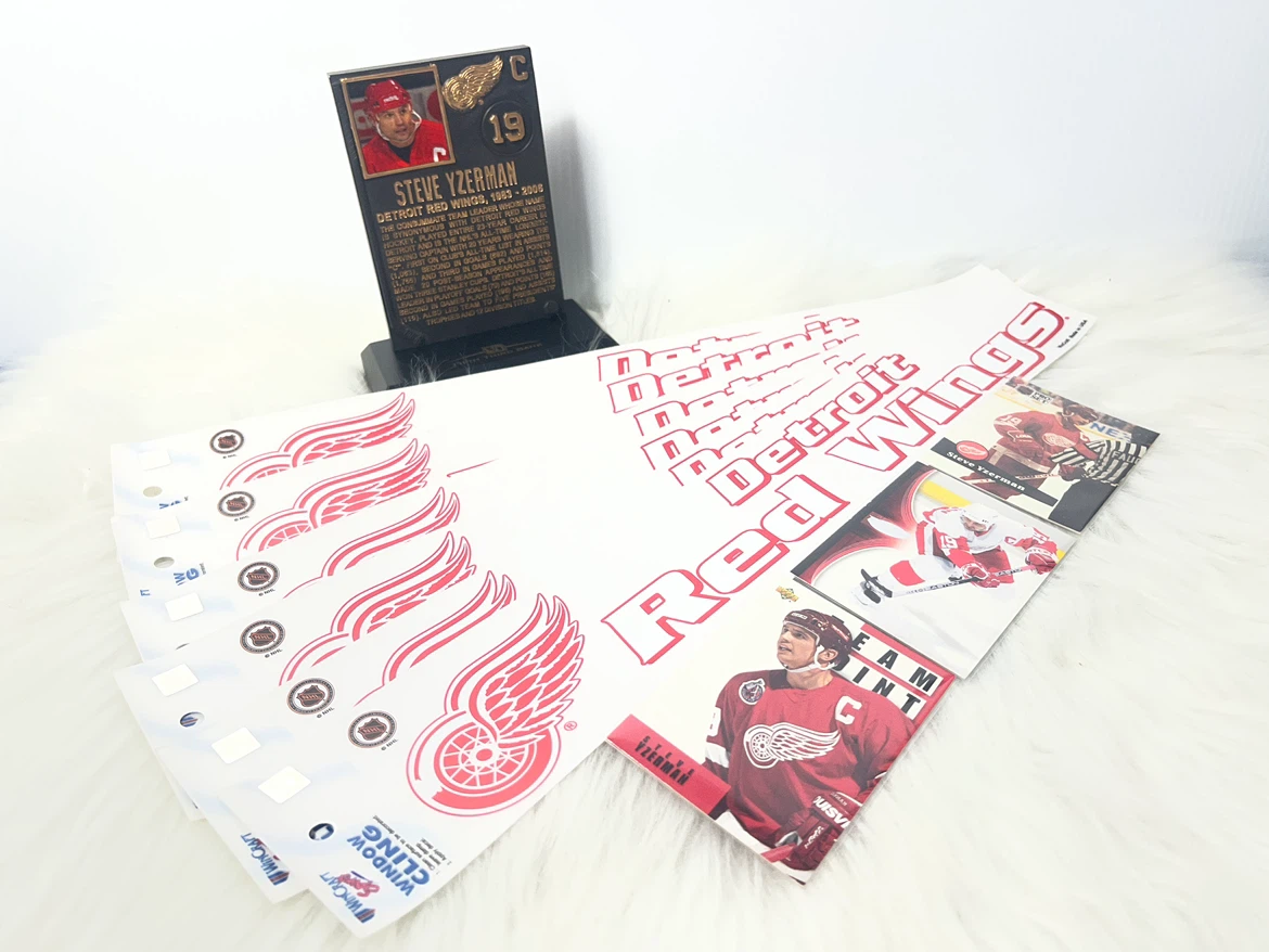 Detroit Red Wings Steve Yzerman Memorabilia Bundle – Great Gift!