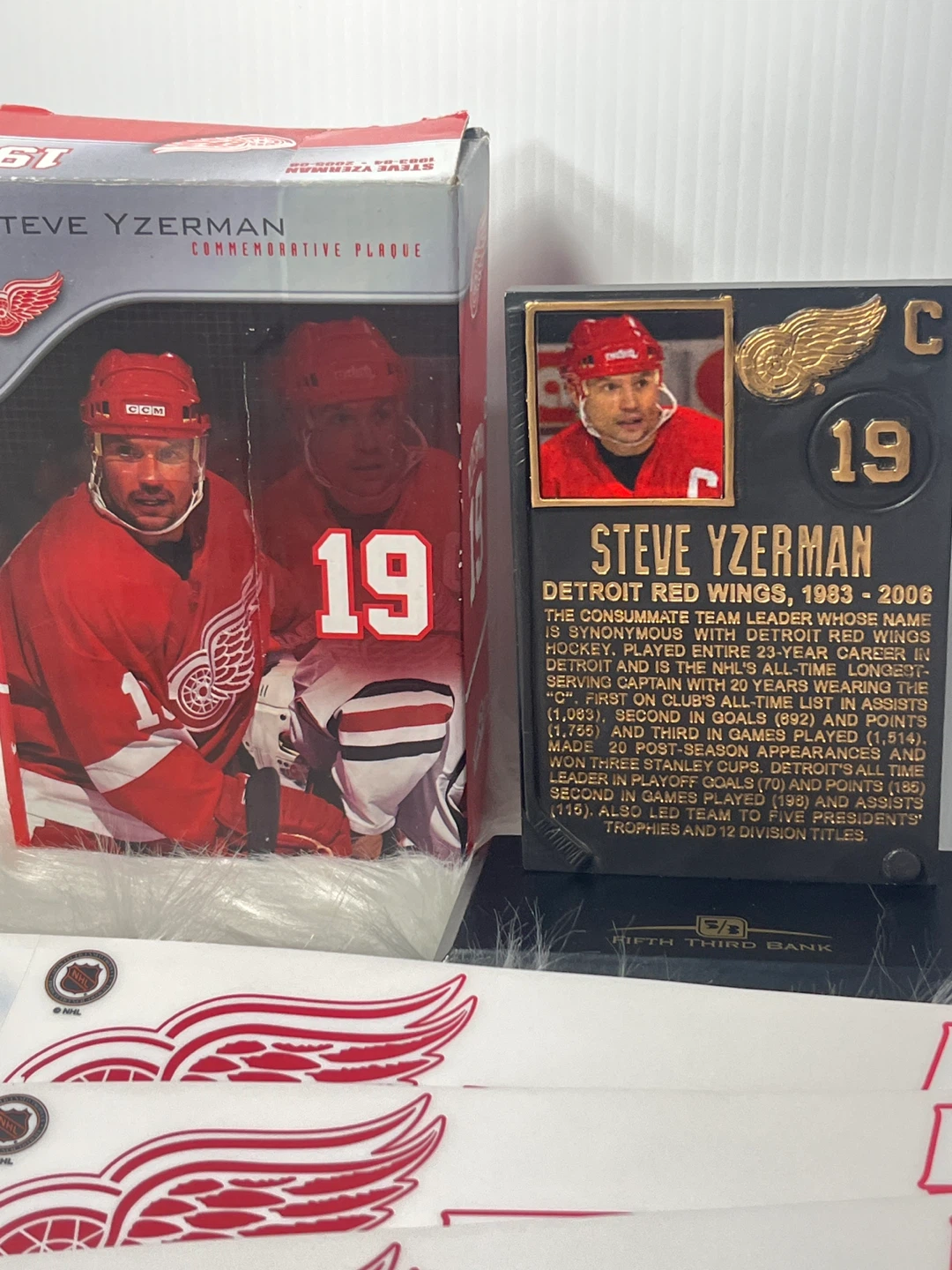 Detroit Red Wings Steve Yzerman Memorabilia Bundle – Great Gift! - photo 4