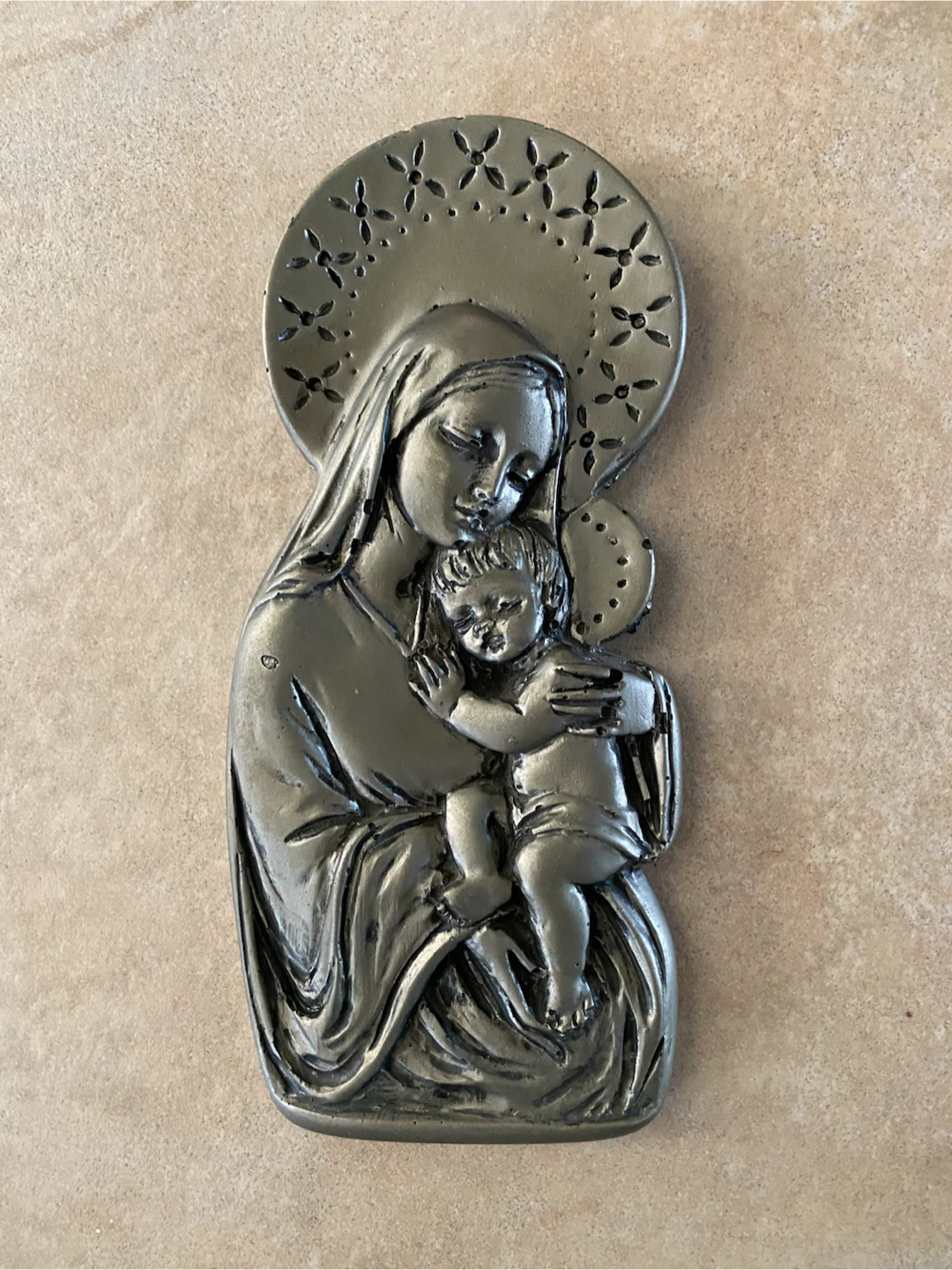Madonna and Child Wall Plaque - photo 2