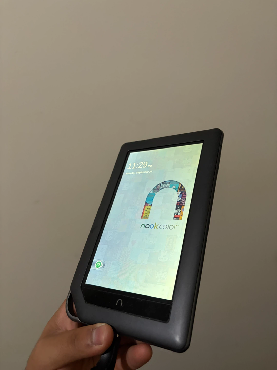 Barnes & Noble Nook Color e-reader - photo 2