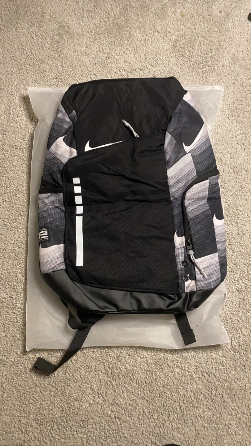 Nike Elite Bag
