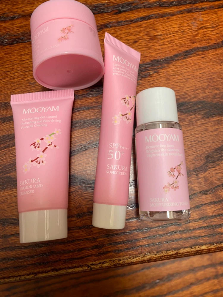 Mooyam Sakura Brightening Skin Travel Kit