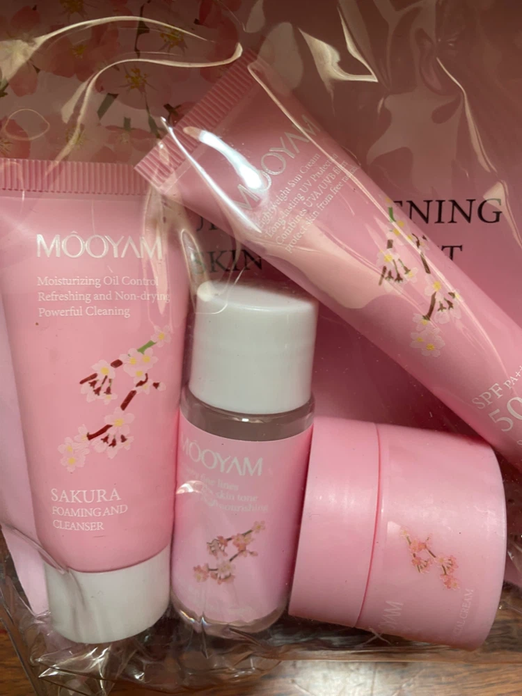 Mooyam Sakura Brightening Skin Travel Kit - photo 4