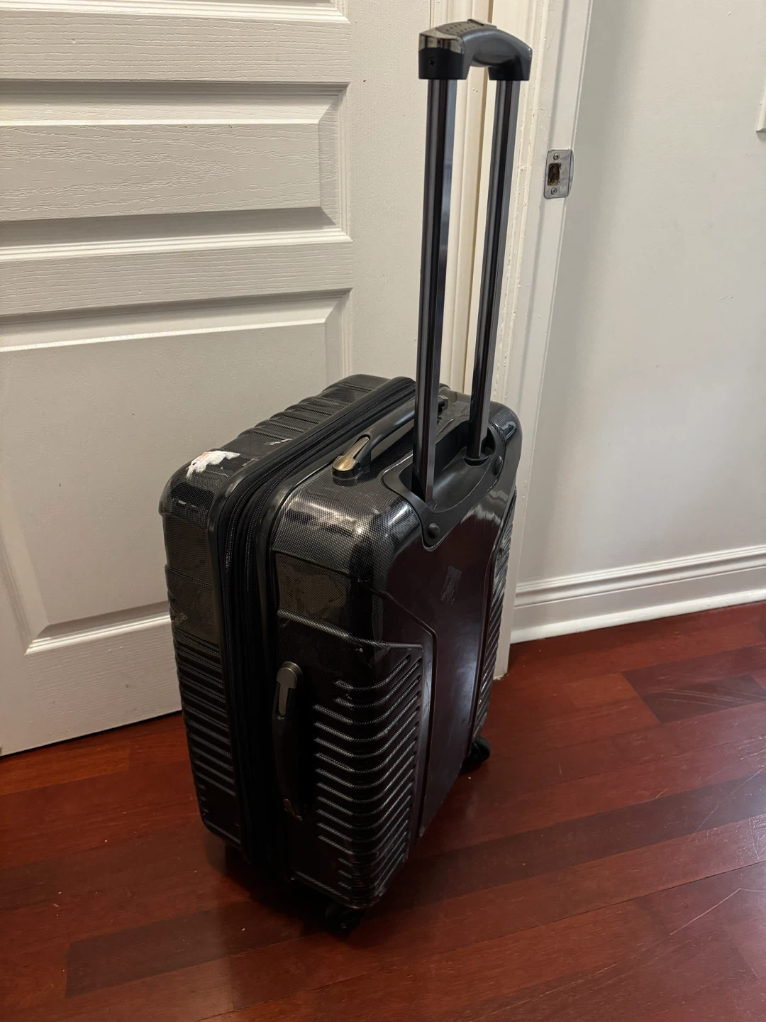 LocknLock Hardside Carry-on Spinner Suitcase - photo 2