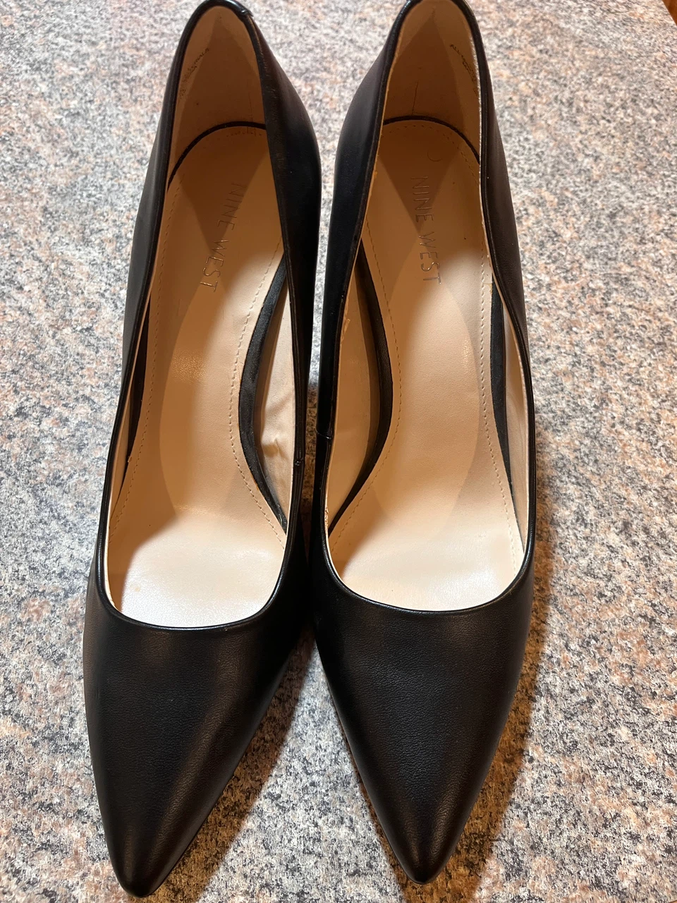 Nine West Black Pumps Size 10M
