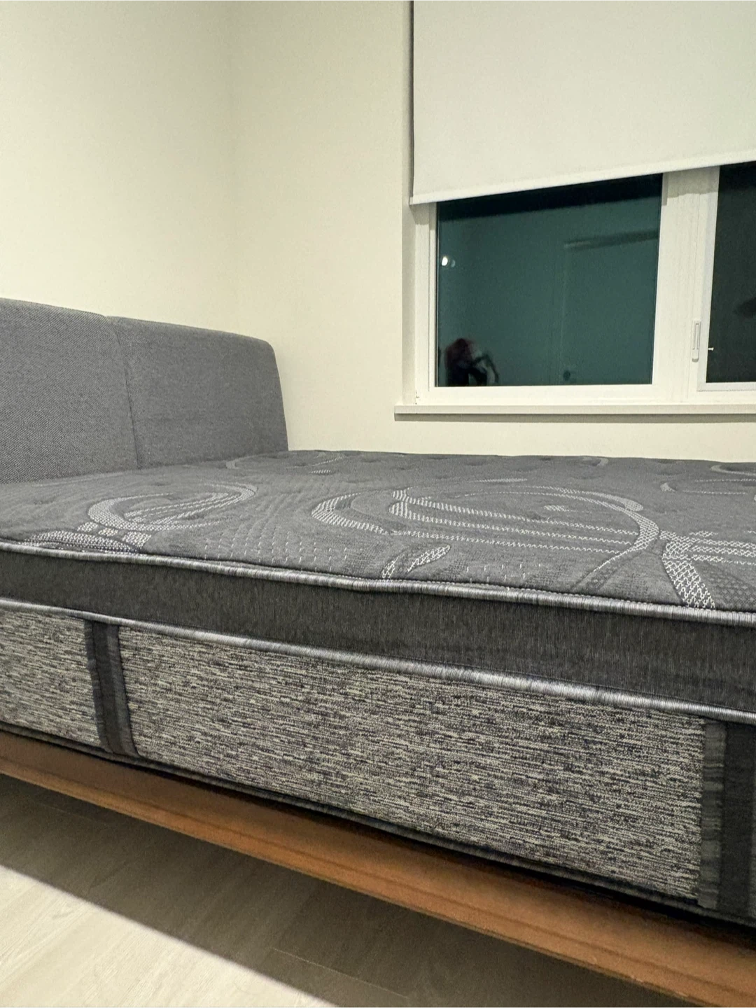 Beautyrest World Class Queen Mattress - photo 2