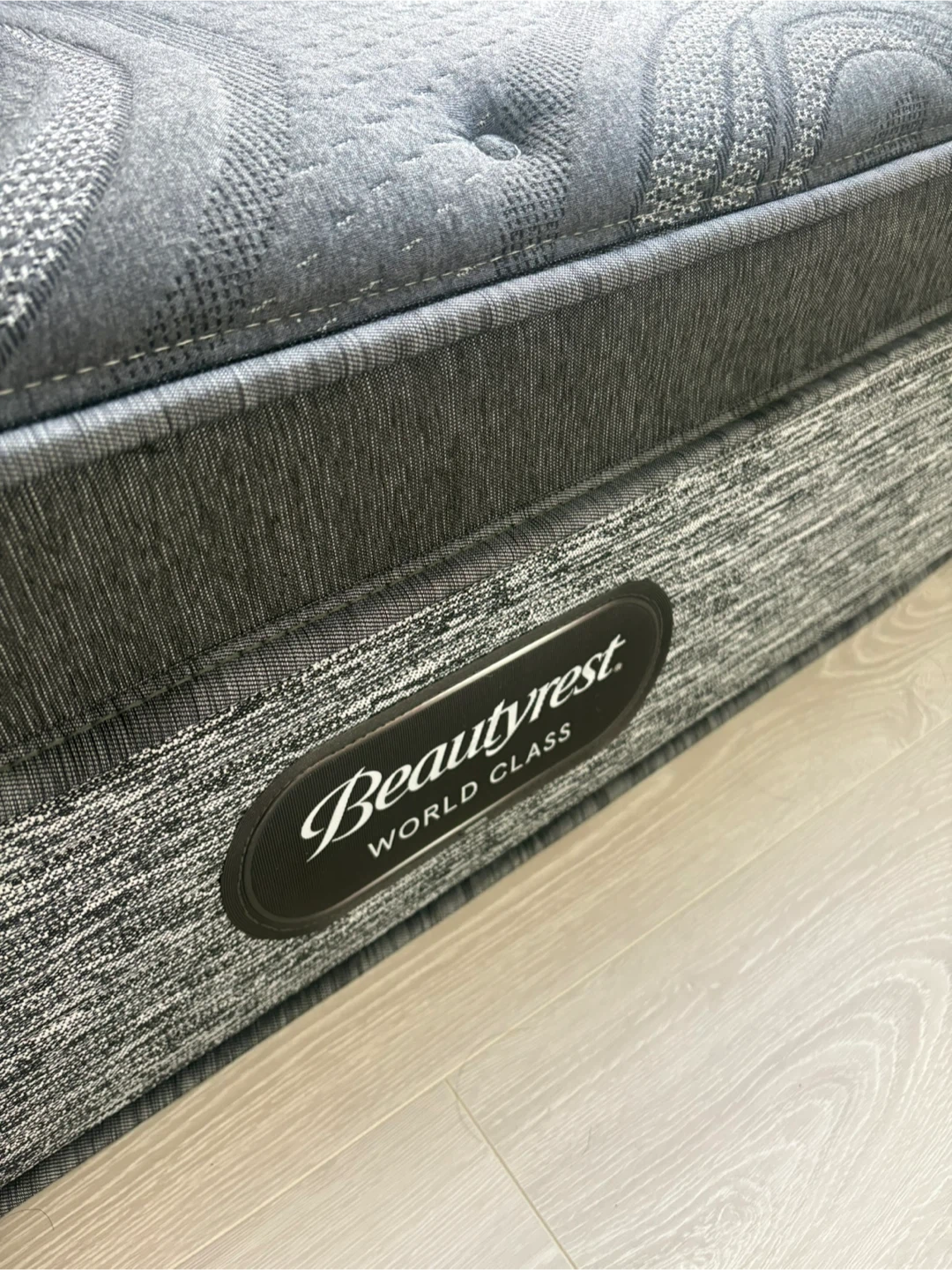 Beautyrest World Class Queen Mattress - photo 3