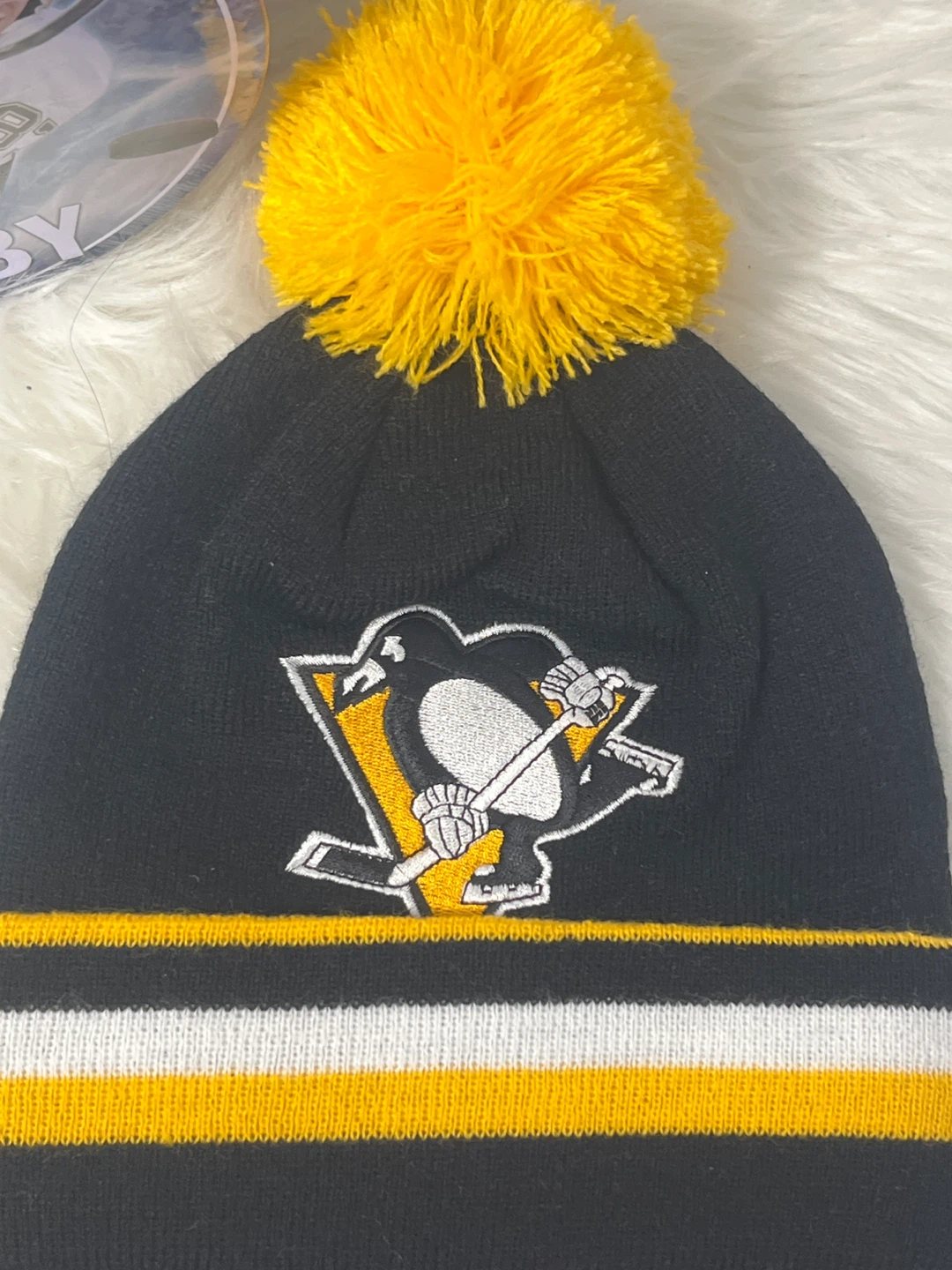 Penguins Lot: Crosby Tin, Mitchell & Ness Beanie & Cards Set - photo 3