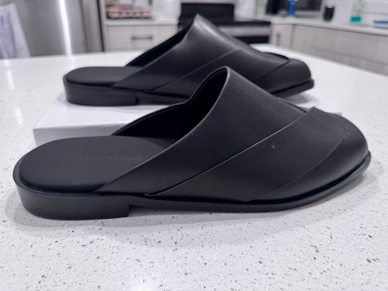 Balenciaga Black Leather Mules - photo 3