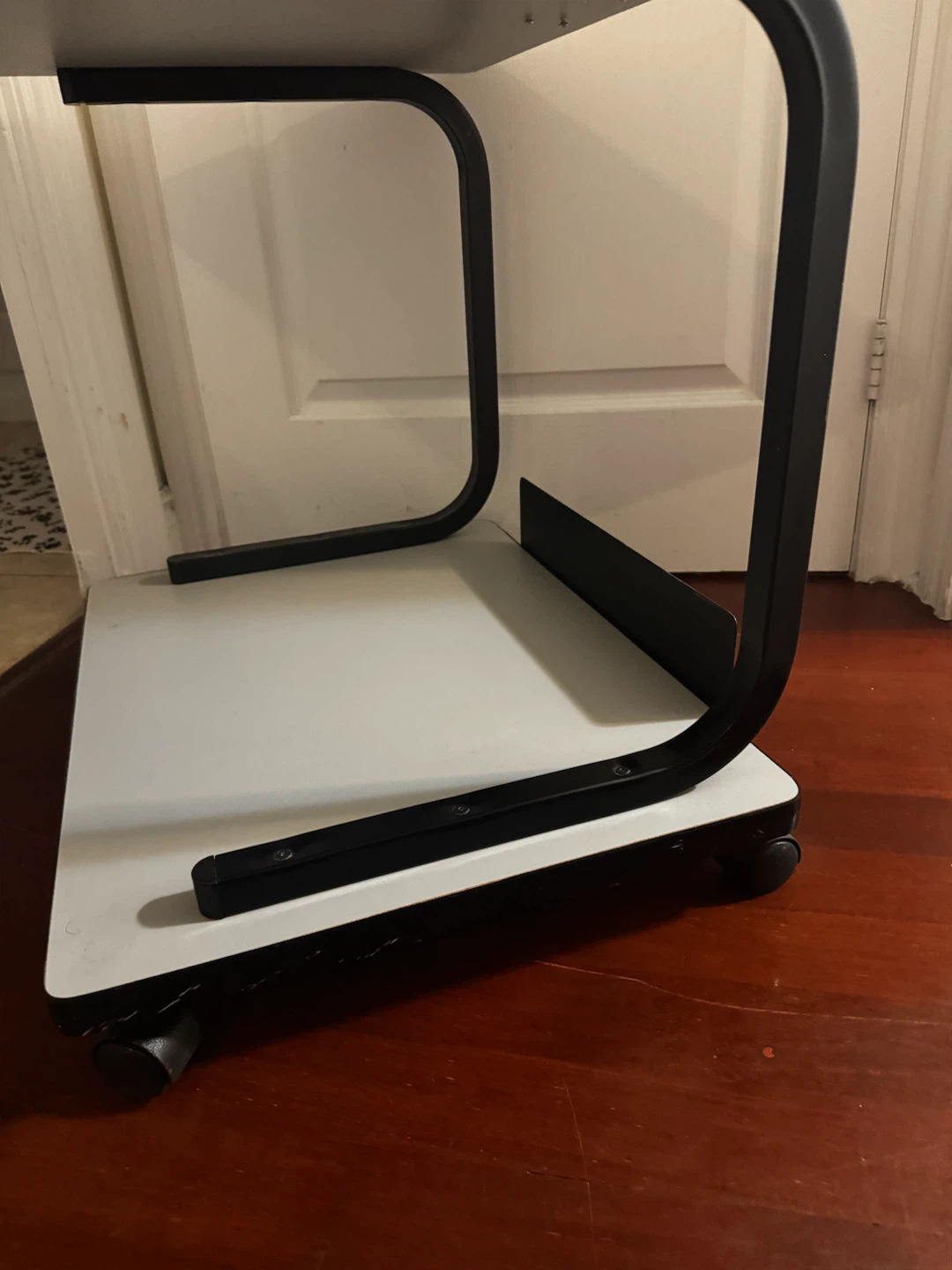 Rolling side table with shelf - photo 4