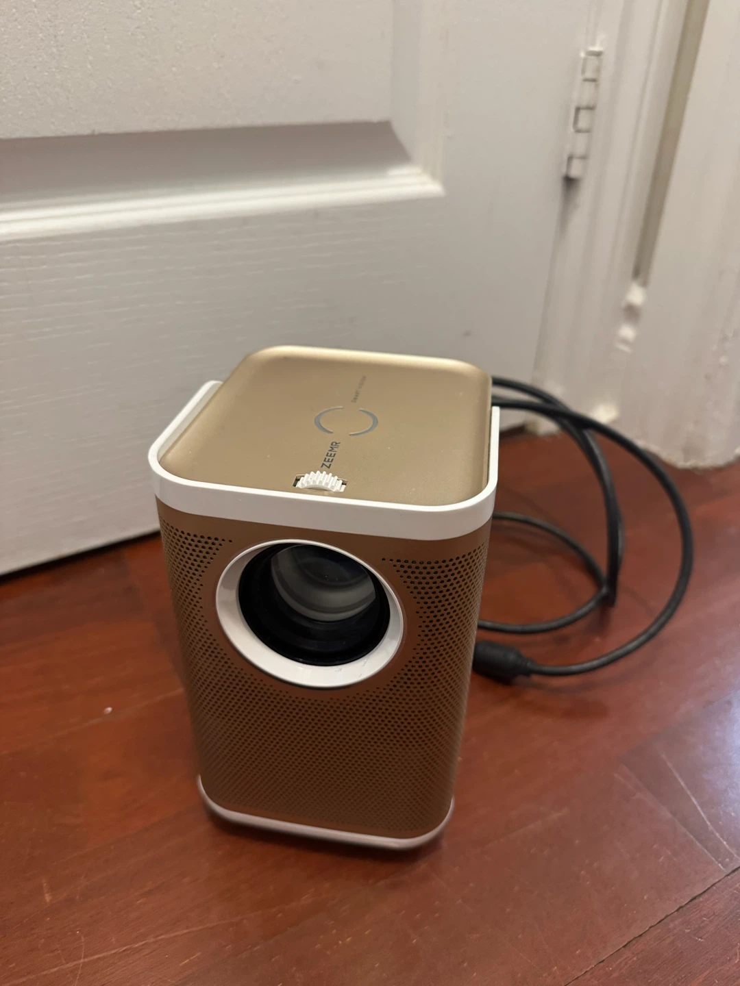 ZEEMR Smart Projector PN15 - photo 2