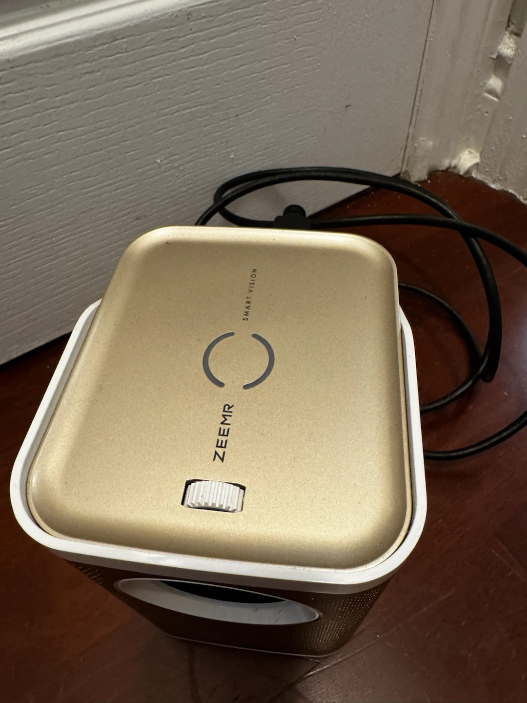 ZEEMR Smart Projector PN15 - photo 4