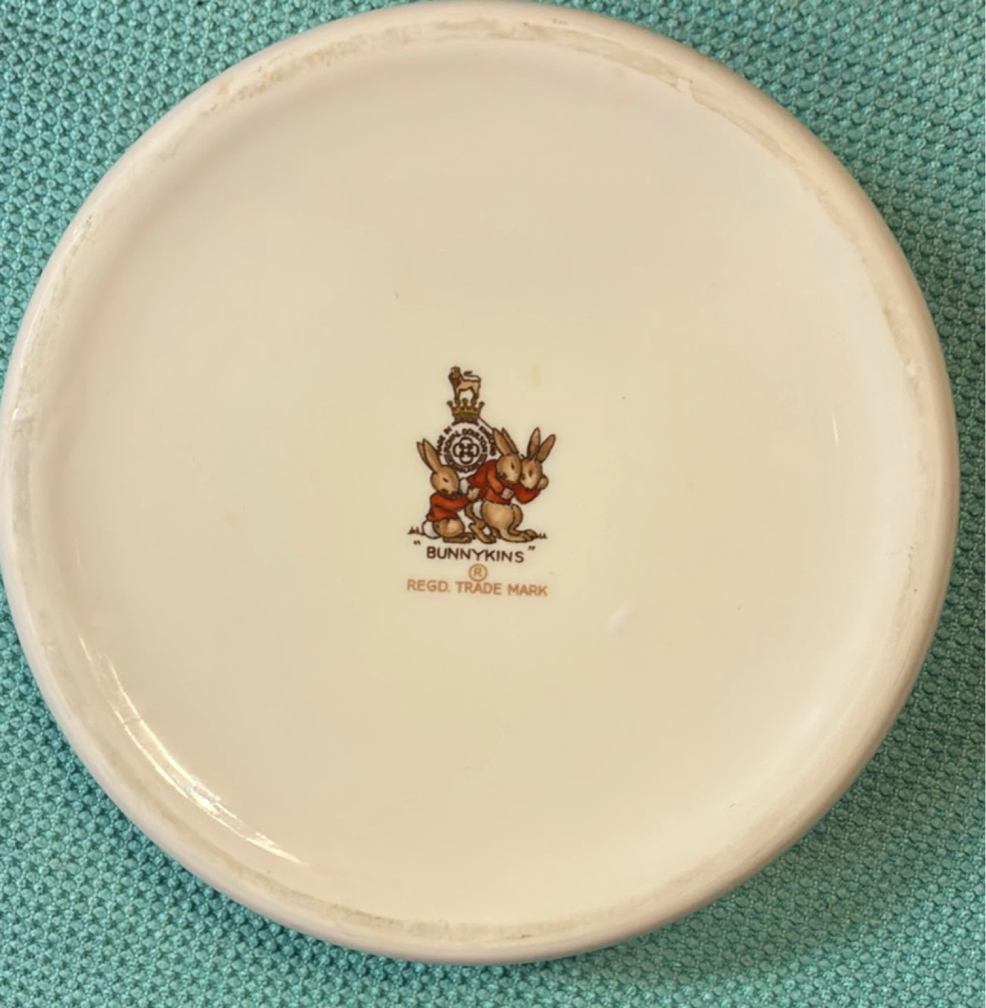 Vintage Royal Doulton Bunnykins “Dressing Up” Bowl - photo 3