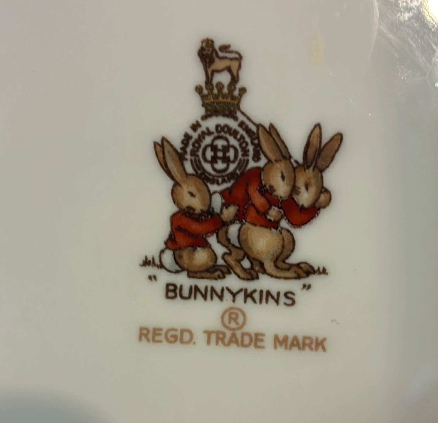 Vintage Royal Doulton Bunnykins “Dressing Up” Bowl - photo 4