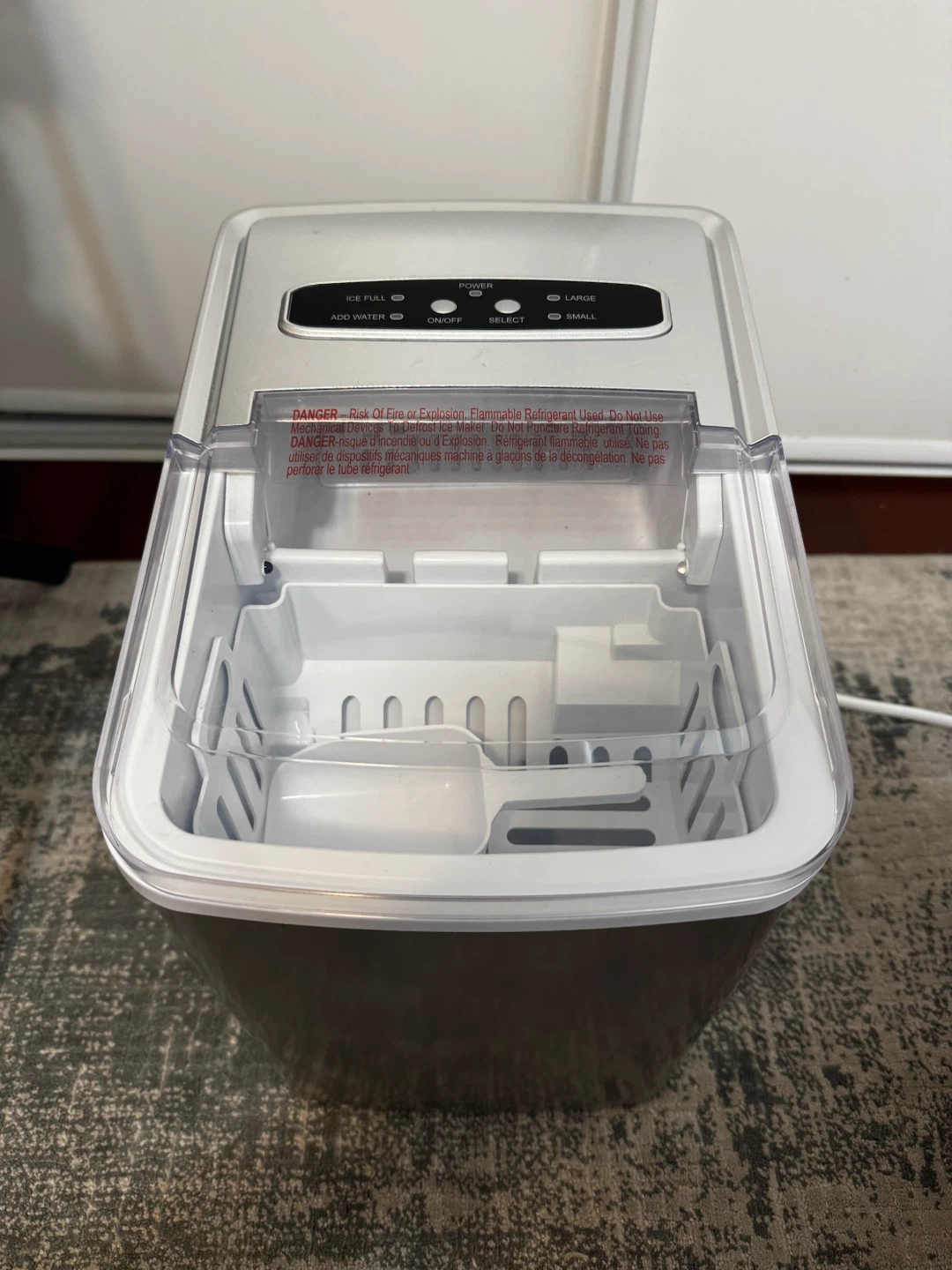 Insignia Portable Ice Maker NS-IMP26SL0