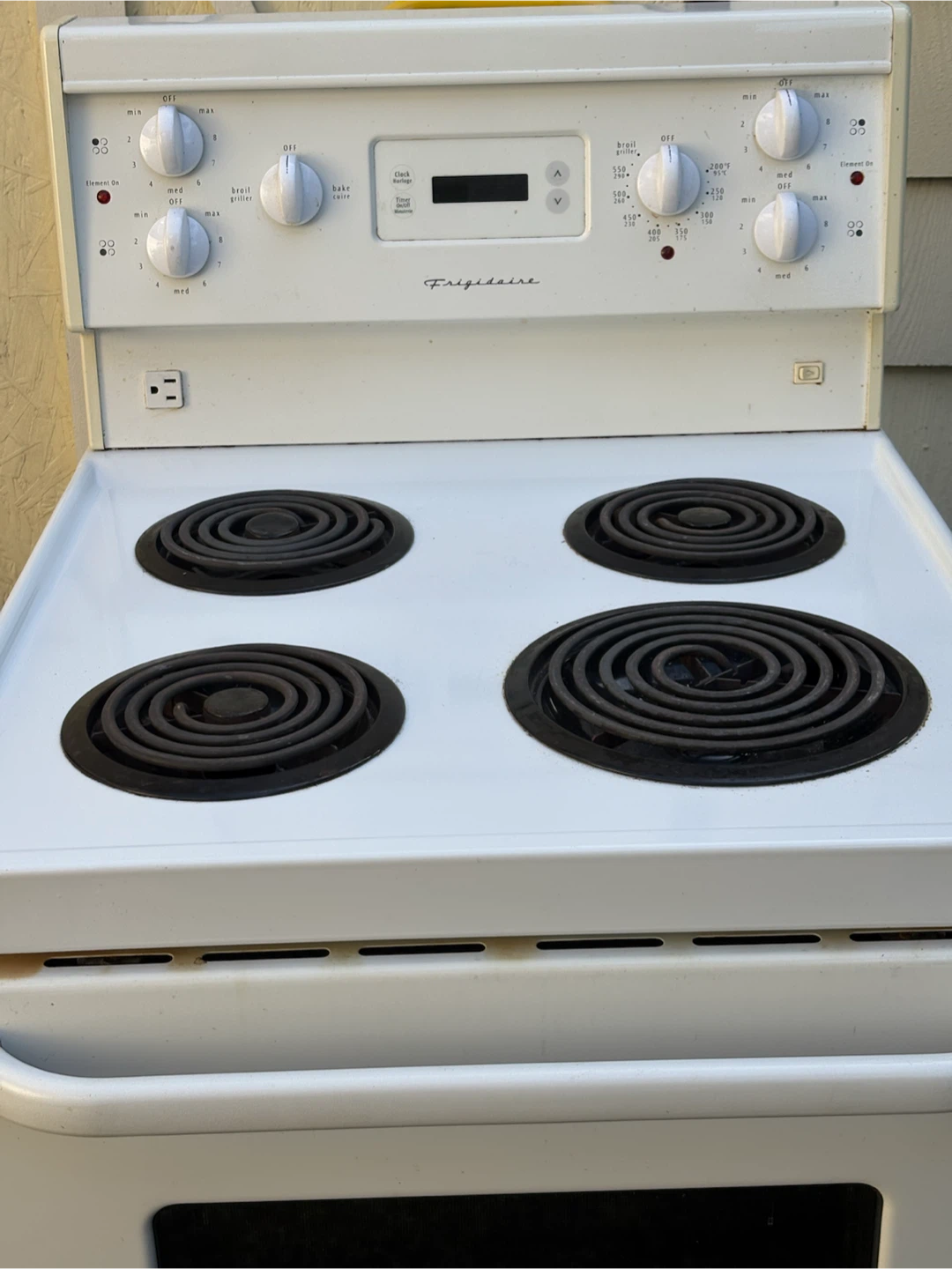 Frigidaire White Electric Range - photo 2