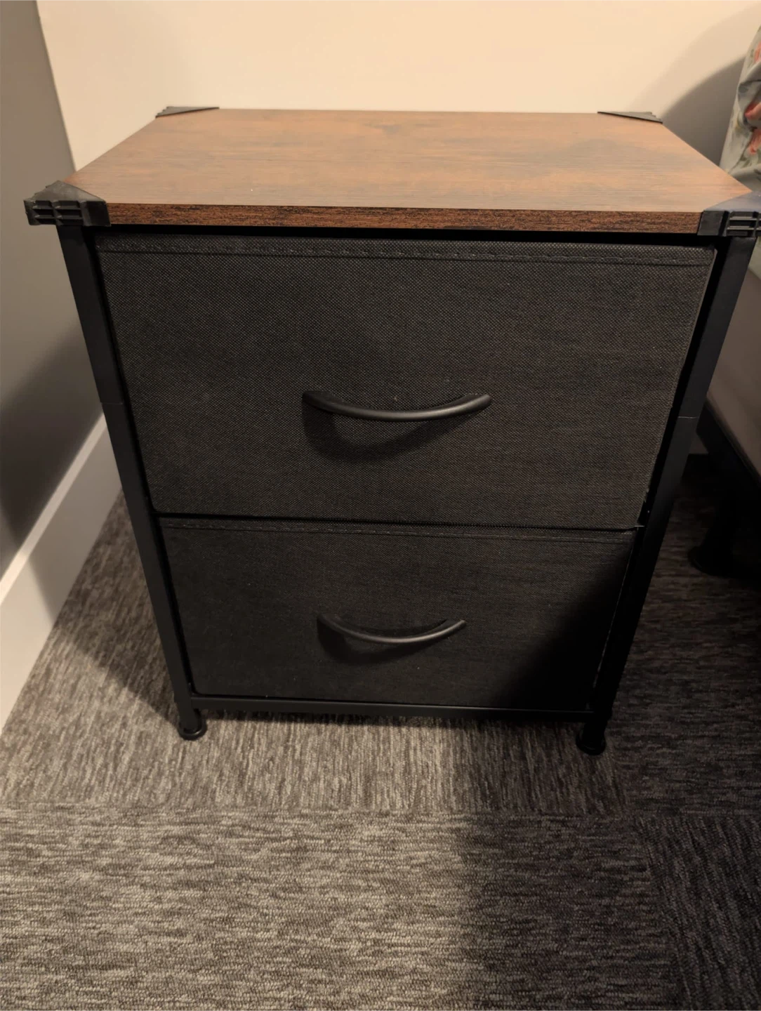 Nightstand/Bedside tables