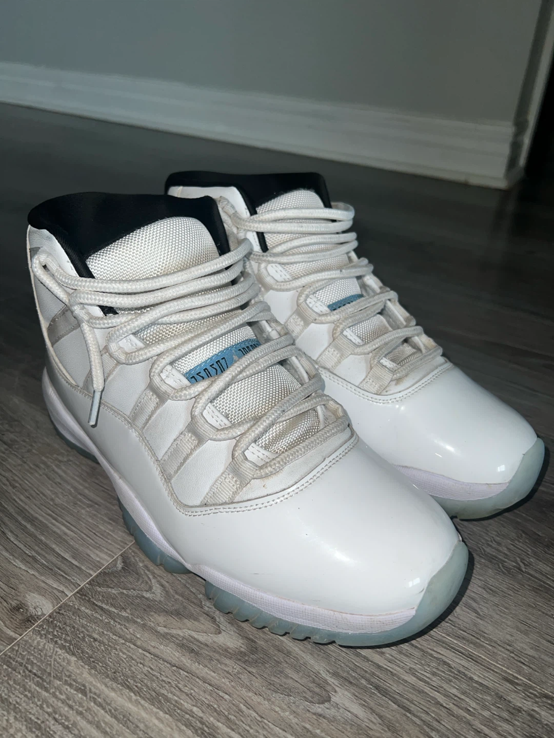 Jordan 11 Retro Legend Blue White
